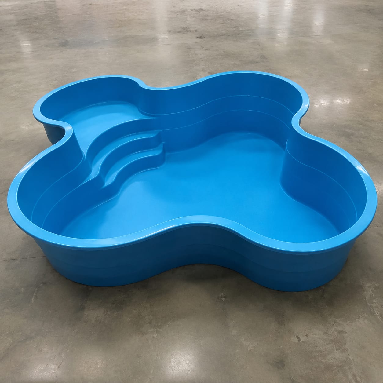 Coque de piscine lagon de loisirs en FRP