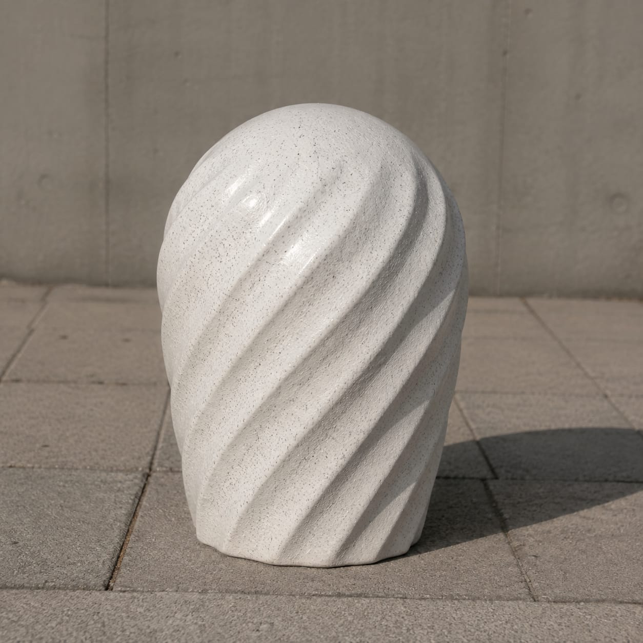 Borne sculpturale en FRP